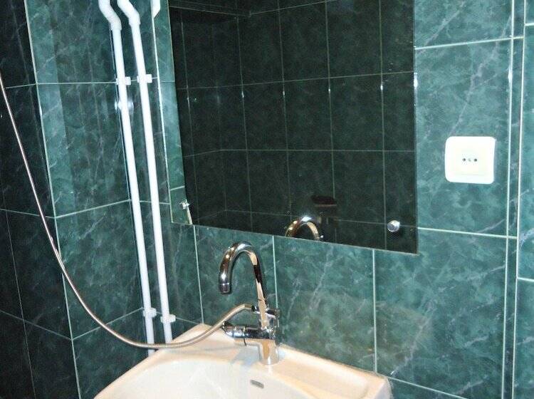 تختخواب و صبحانه Albatros