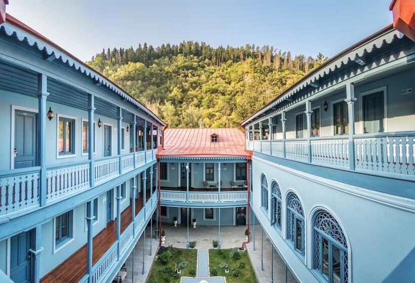فندق Golden Tulip Borjomi