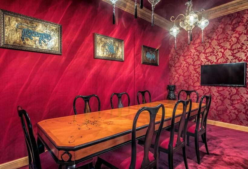 فندق Golden Tulip Borjomi