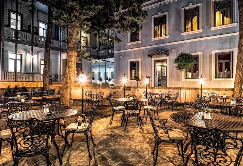فندق Golden Tulip Borjomi