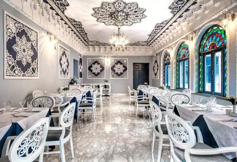 ホテル Golden Tulip Borjomi