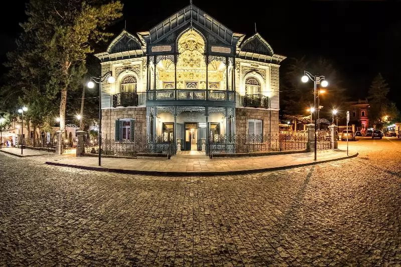 ホテル Golden Tulip Borjomi