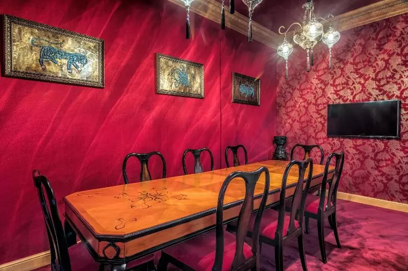 ホテル Golden Tulip Borjomi