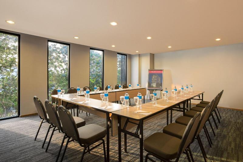 Up Peak Hotel Simpang Lima Semarang Formerly Ha Ka Simpanglima Hotel Semarang