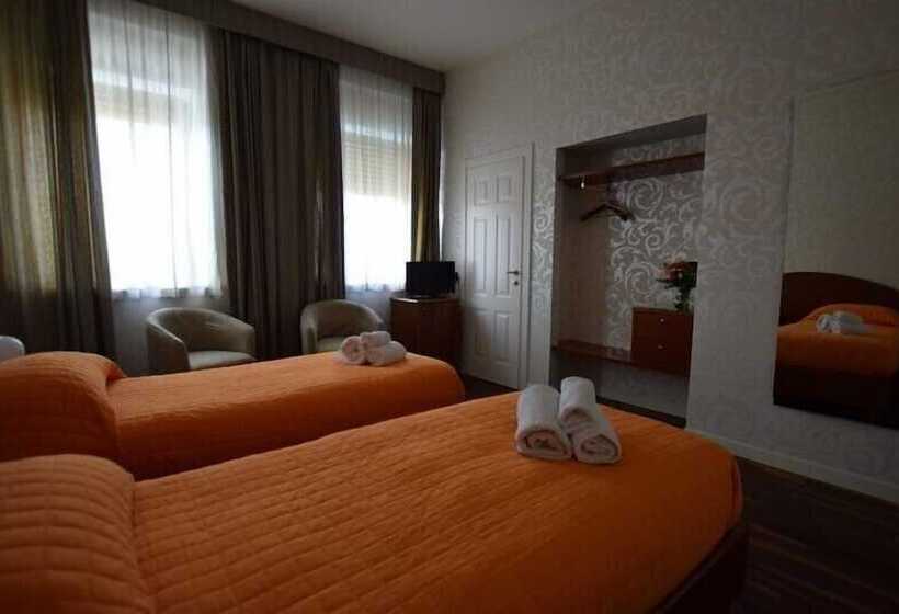 Отель Residenza Villa Duse