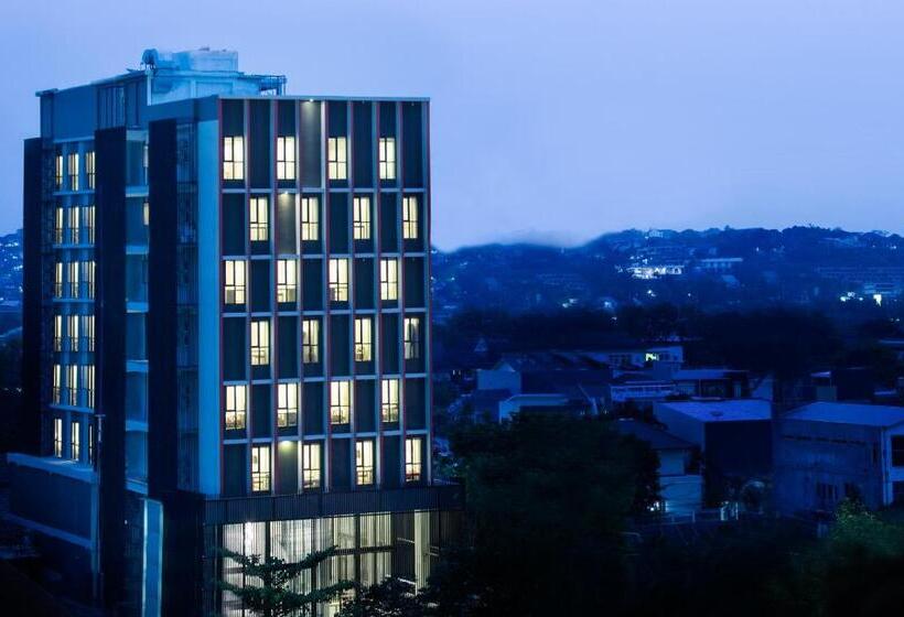 Up Peak Hotel Simpang Lima Semarang Formerly Ha Ka Simpanglima Hotel Semarang