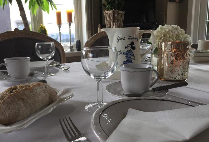 تختخواب و صبحانه Huyze Peppins