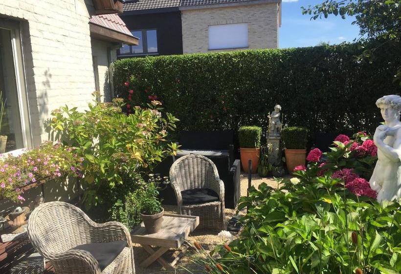 تختخواب و صبحانه Huyze Peppins