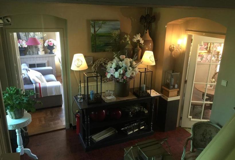 تختخواب و صبحانه Huyze Peppins