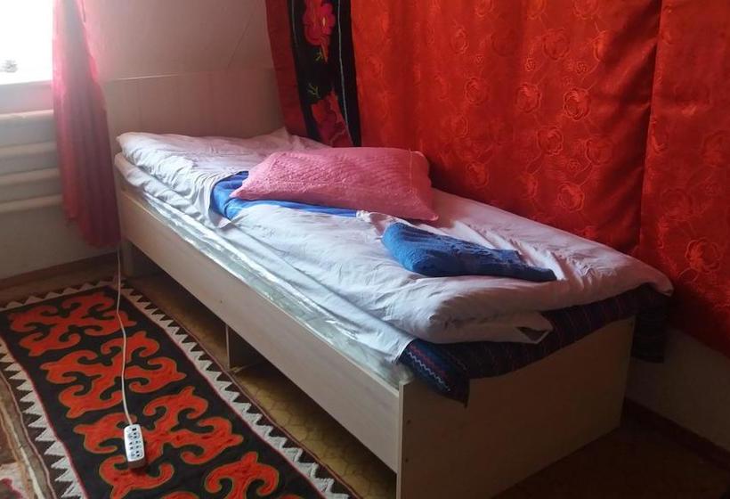 Happy Hostel In Kochkor