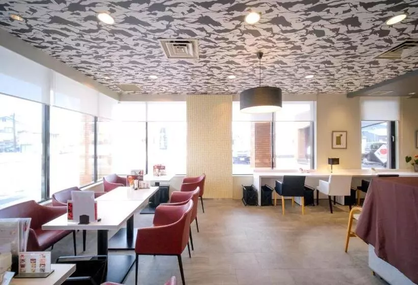 Hotelli Yuzawa Royal