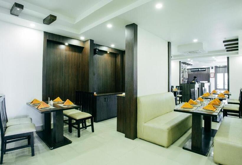 تختخواب و صبحانه Oyo 118 Gangaur Regency Boutique