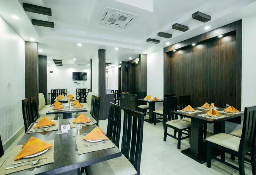 تختخواب و صبحانه Oyo 118 Gangaur Regency Boutique