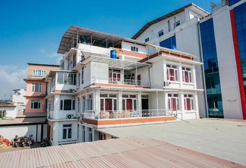 تختخواب و صبحانه Oyo 118 Gangaur Regency Boutique