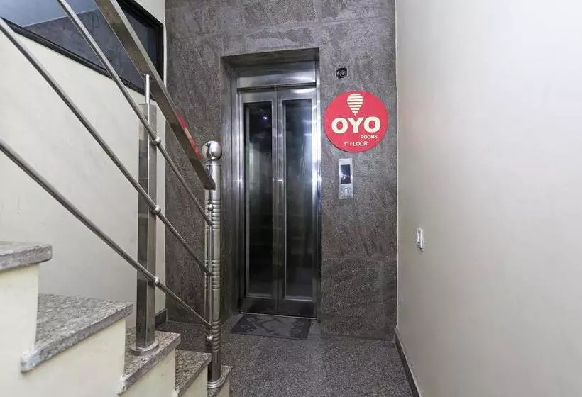 ベッドアンドブレックファースト Oyo 4930 Home Stay Em Residency