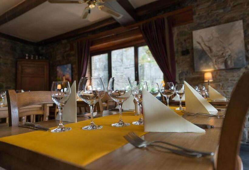 هتل Auberge De La Lesse