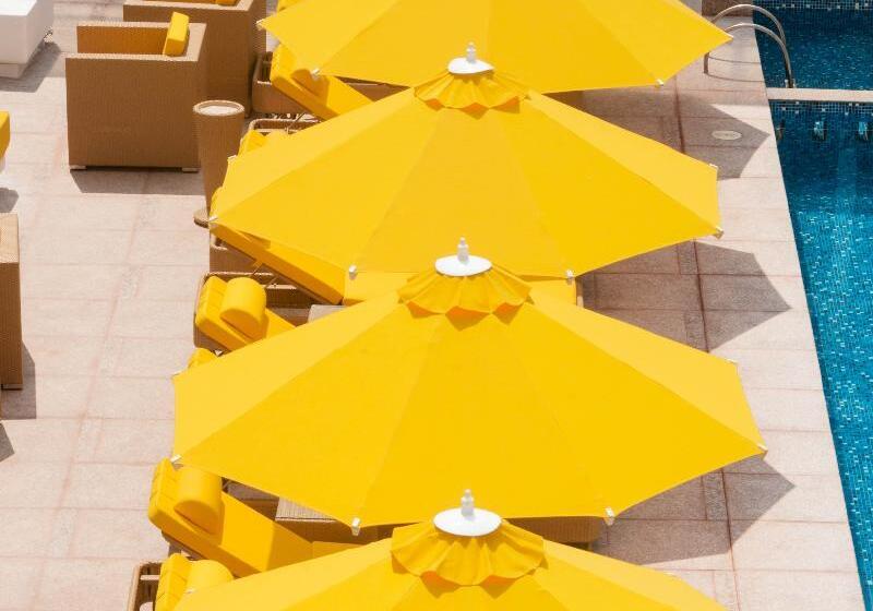 בית מלון כפרי Bloomsuites L Calangute