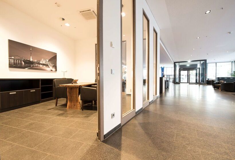 Carathotel Düsseldorf City