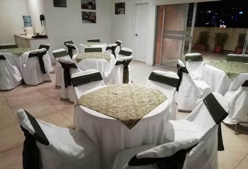 فندق Casa Kolping Quito