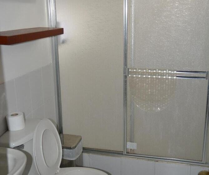 فندق Casa Kolping Quito