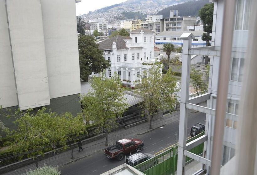 فندق Casa Kolping Quito