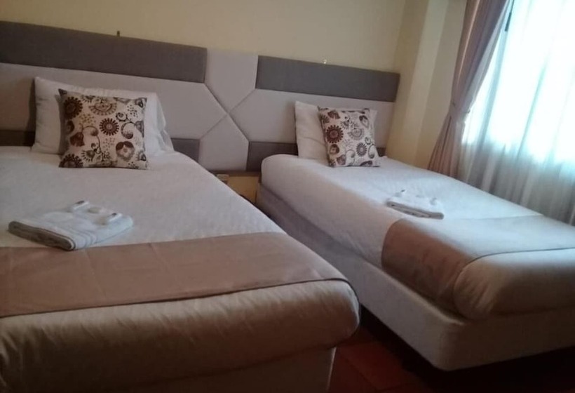 فندق Casa Kolping Quito