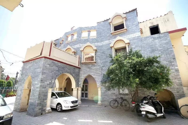 ホテル O Rajmahal