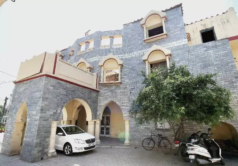 ホテル O Rajmahal