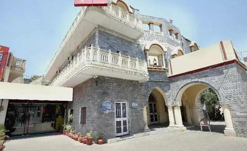ホテル O Rajmahal