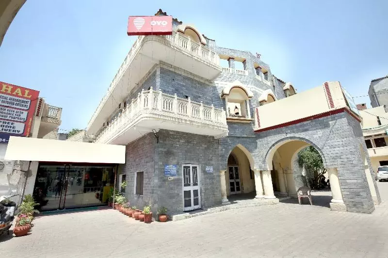 ホテル O Rajmahal