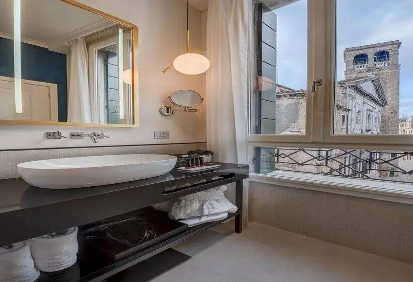 ホテル H10 Palazzo Canova