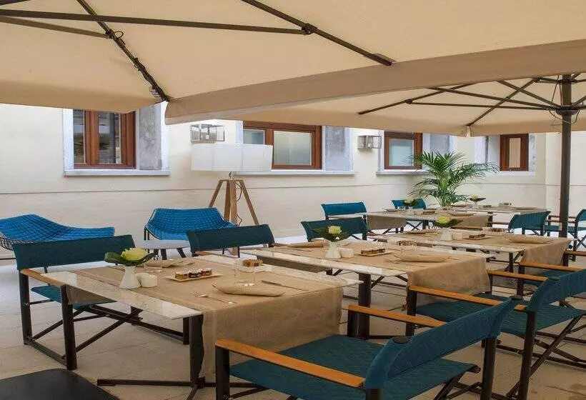 ホテル H10 Palazzo Canova