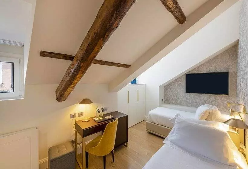 ホテル H10 Palazzo Canova