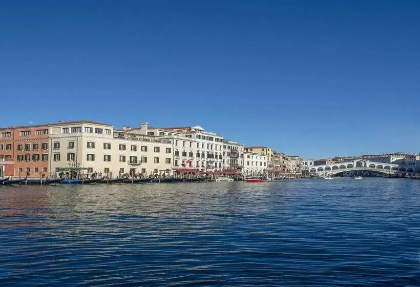 ホテル H10 Palazzo Canova