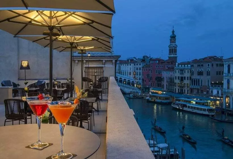 ホテル H10 Palazzo Canova