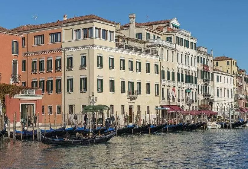 ホテル H10 Palazzo Canova