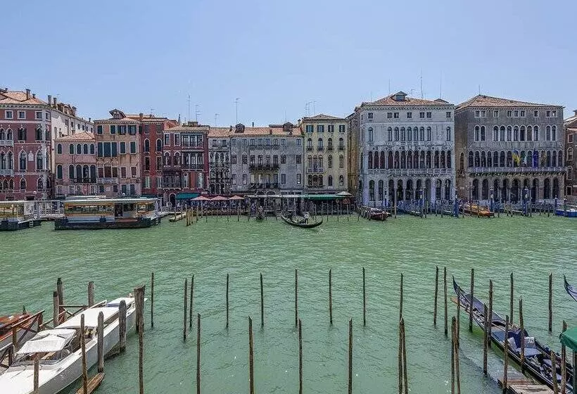 ホテル H10 Palazzo Canova