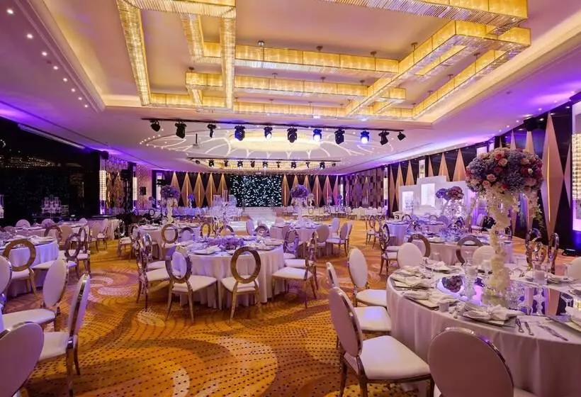 هتل Lancaster Eden Bay