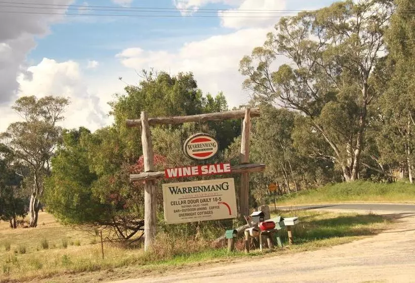 Hotelli Warrenmang Vineyard Resort