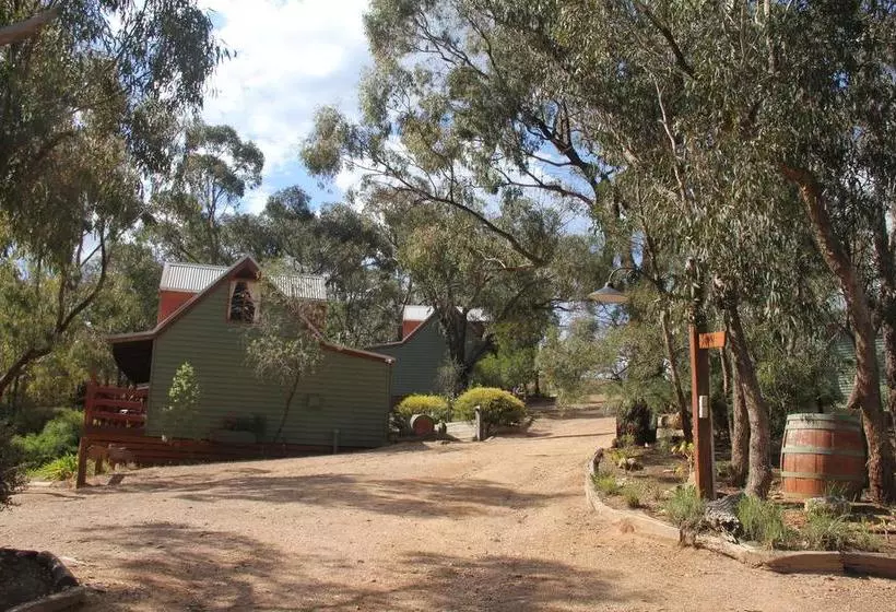 Hotelli Warrenmang Vineyard Resort