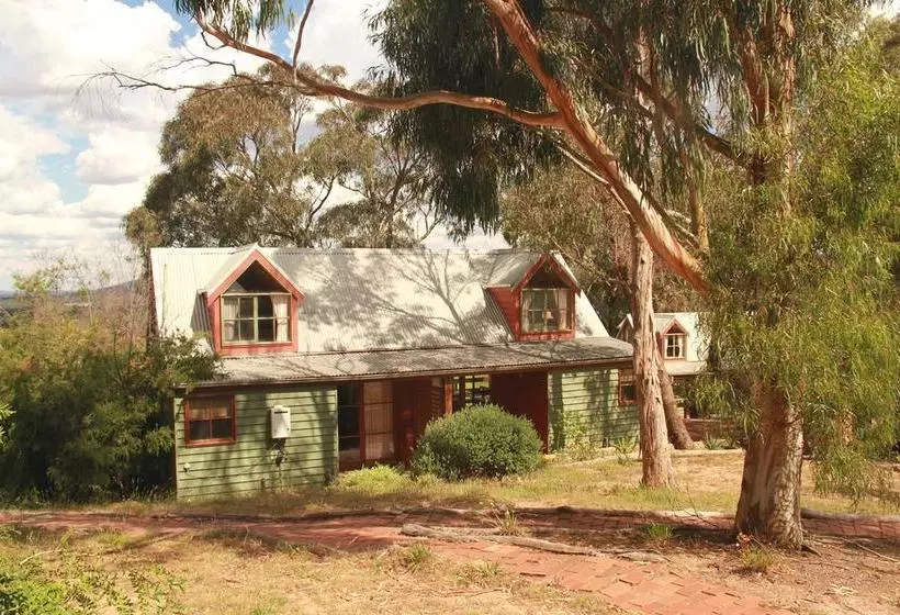 Hotelli Warrenmang Vineyard Resort