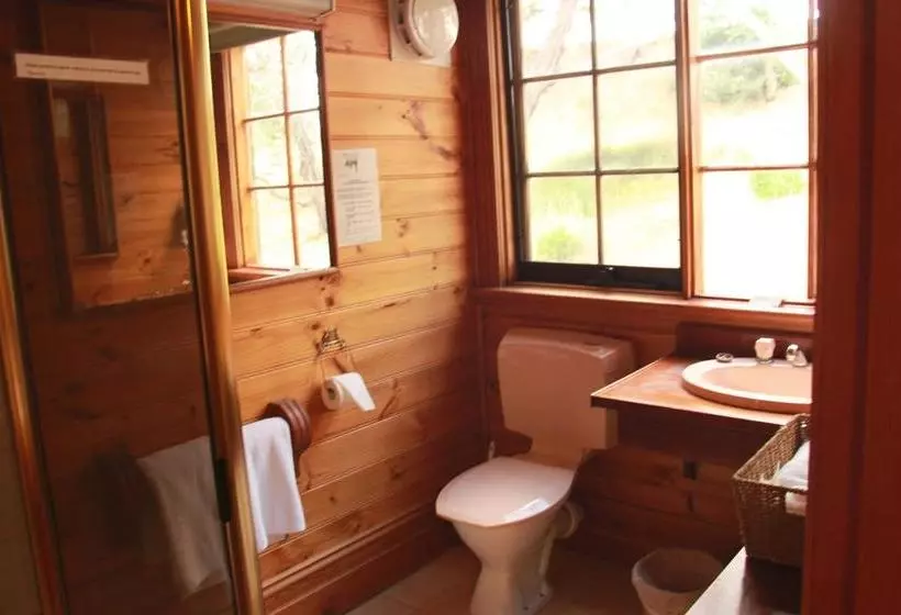 Hotelli Warrenmang Vineyard Resort