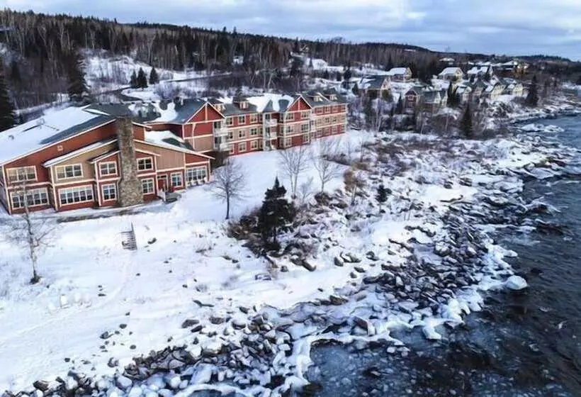 Lomakeskus Cove Point Lodge