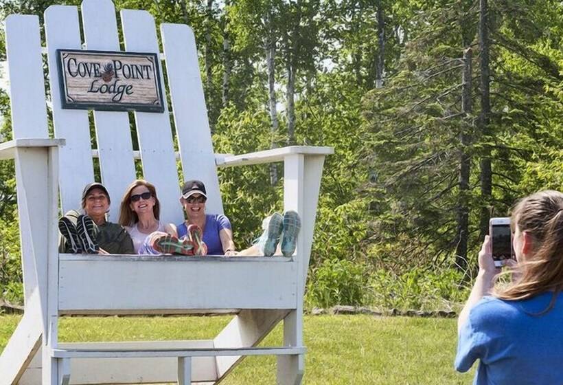 אתר נופש Cove Point Lodge