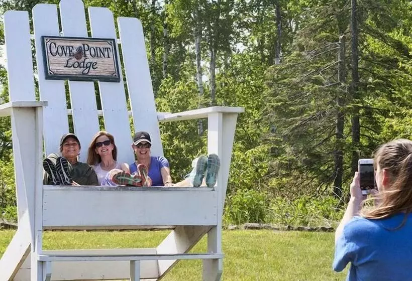 Lomakeskus Cove Point Lodge
