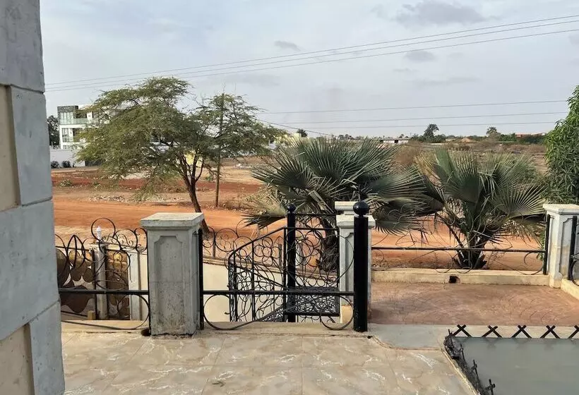 پانسیون Chez Lilie Maison D Hôtes à Saly