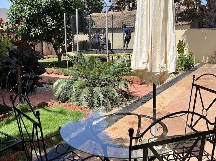 پانسیون Chez Lilie Maison D Hôtes à Saly