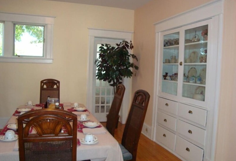 ホテル Downtown Bed And Breakfast