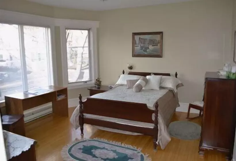 هتل Downtown Bed And Breakfast