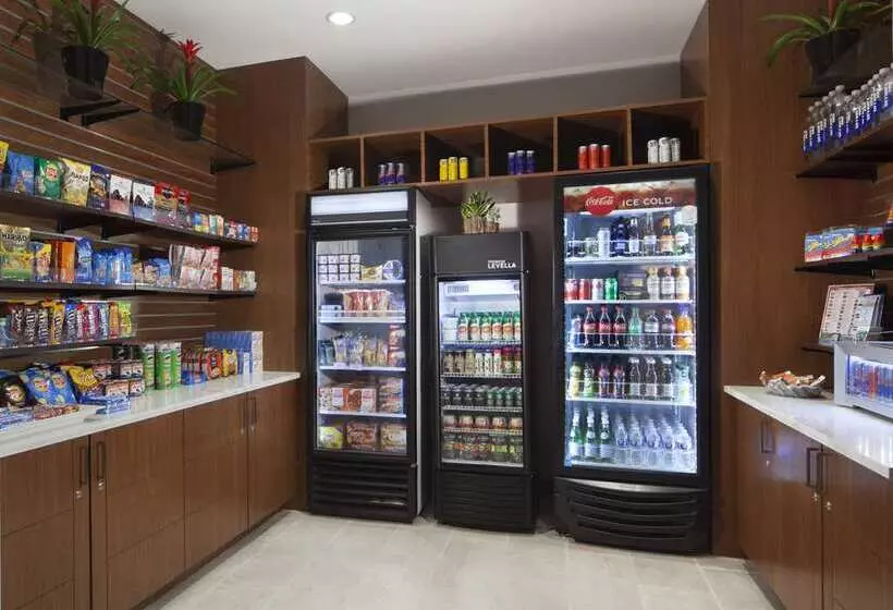 ホテル Embassy Suites By Hilton Sarasota, Fl